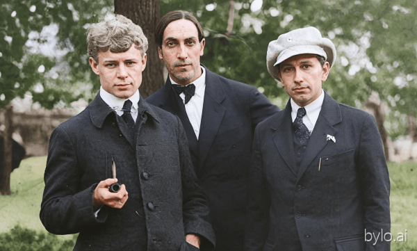 Памятник Сергею Есенину в Ташкенте: история, переговоры и будущий монумент к 130-летию поэта