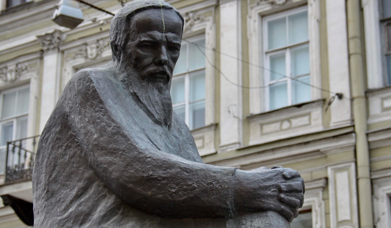 Игры в кошки-мышки с Достоевским: Камерные спектакли в московском музее ждут своих героев